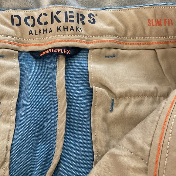 Dockers Men's Alpha Khaki Smart 360 Flex® Tapered Fit W32 L32 - Picture 3 of 12